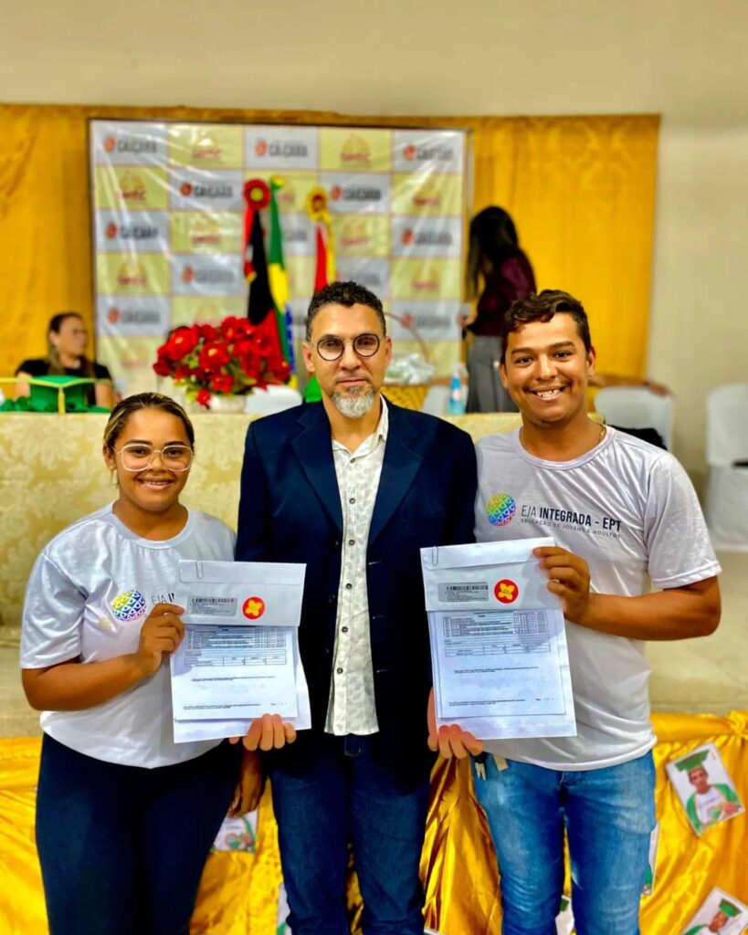 Entrega de Diplomas aos alunos do Curso de Operador de Computador